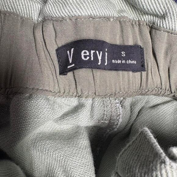 V eryj green and khaki - Picture 3 of 4